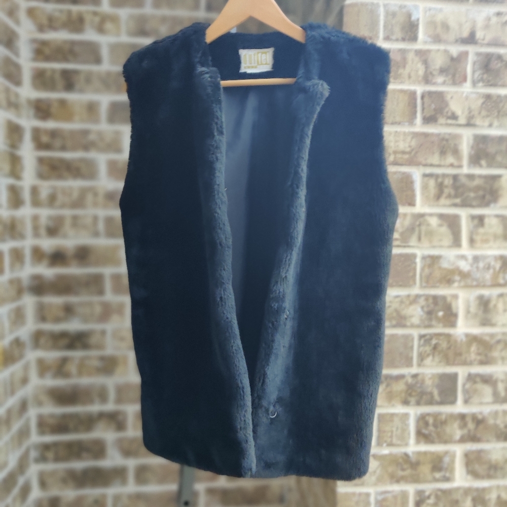 Duffel Outdoor Black Faux Fur Vest